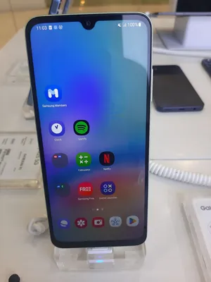 Smartphone Android numa loja